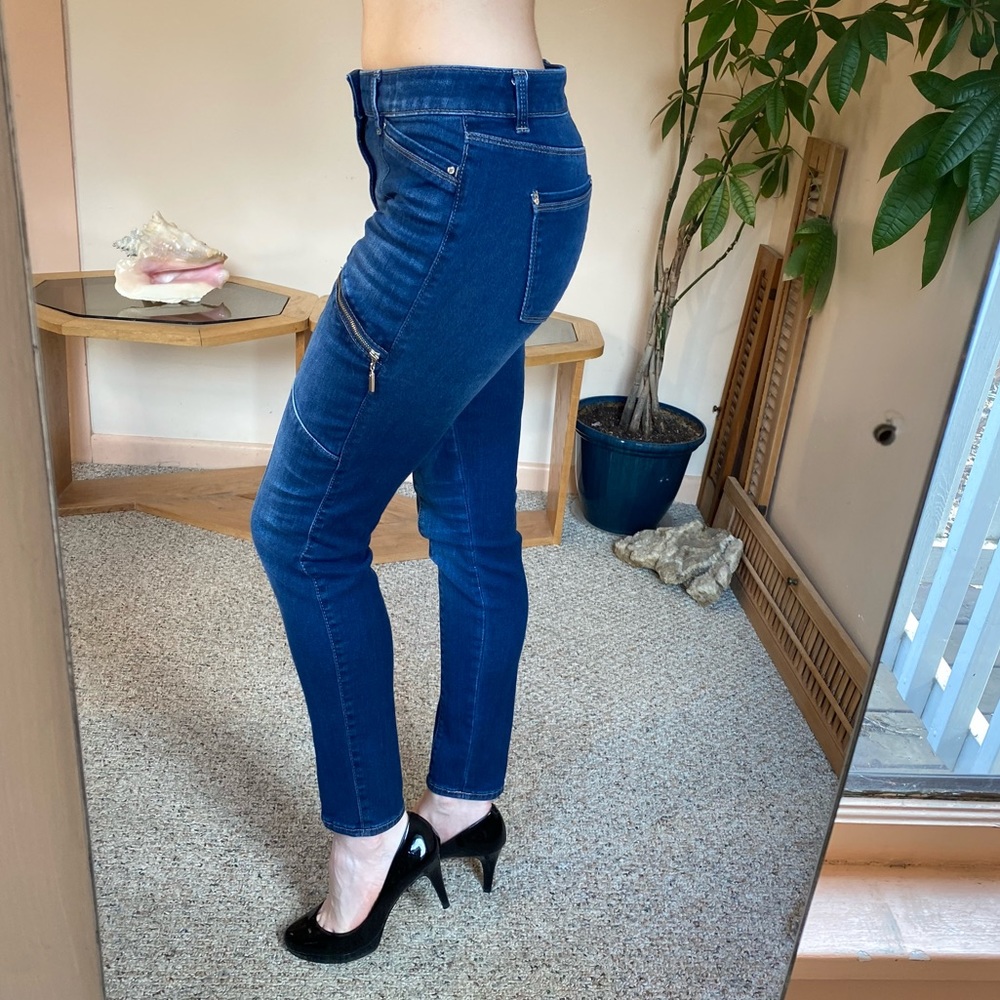 White House black market jeans 2 skinny ankle blue
